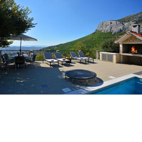 Villa Anteana with view and pool of 60m2
