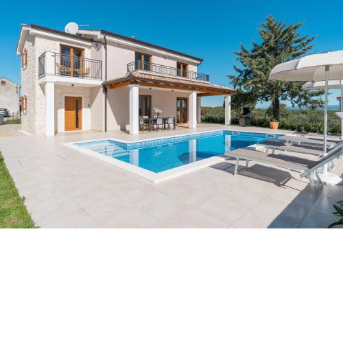 Villa atop the village with stunning view
