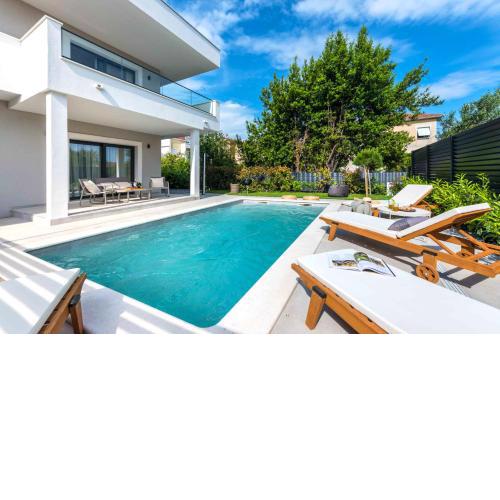 Villa Auni Grey - Heated Pool - Rooftop - Seaview - Beach