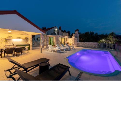 Villa Barbara - Olive Paradise, with chlorine-free pool