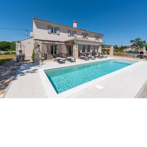 Villa Batelica with large garden, kids playground and private pool