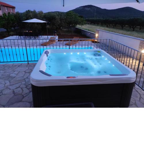 Villa bazen,jacuzzy