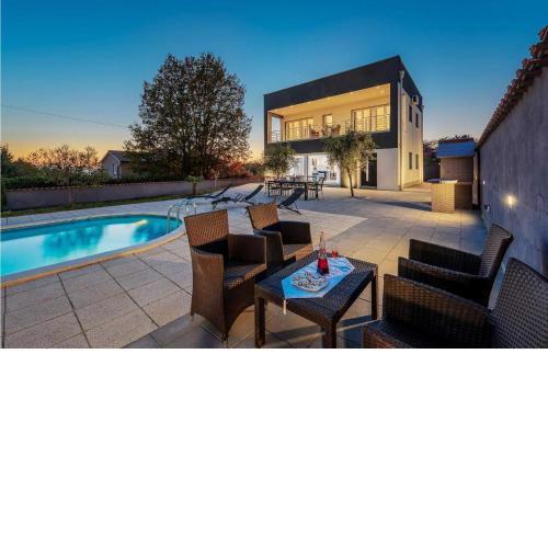 Villa Bella Area