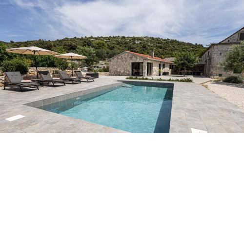 Villa Bosilen with private pool, near Trogir, Split airport, quiet area, family villa