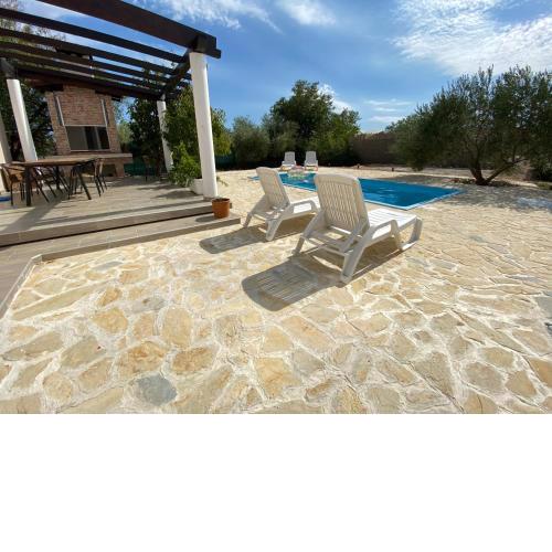 Villa Bubica- cozy holiday home in rural area with pool