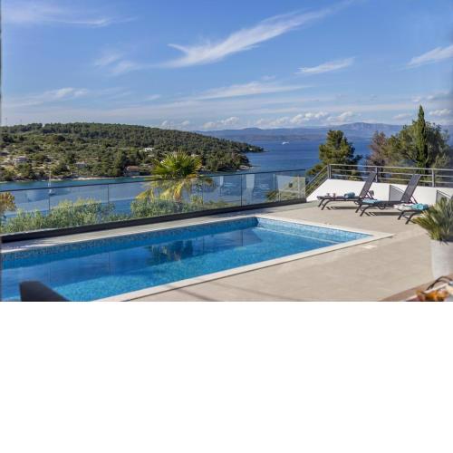 Villa CAPTAINS house on Šolta island with private pool, 3 bedrooms, 4 bathrooms, amazing sea views