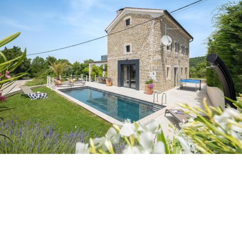 Villa Carica