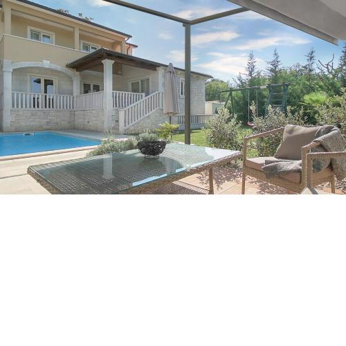 Villa Coridigo - Unique High Position, Panorama Nature View, Cozy Dining Terrace, Gym, Fenced Property