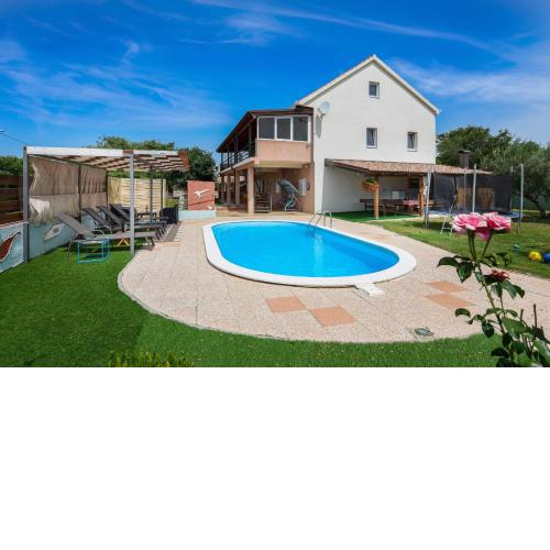Villa Dandelion