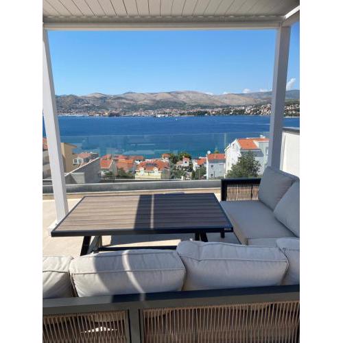 Villa Deni ,private pool & beautiful view, roof Terrace,air condition in all rooms