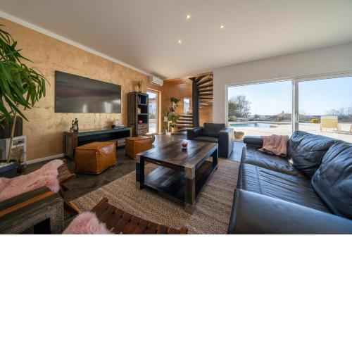 Villa Elani - Stylish And Modern 6B Seaview Villa