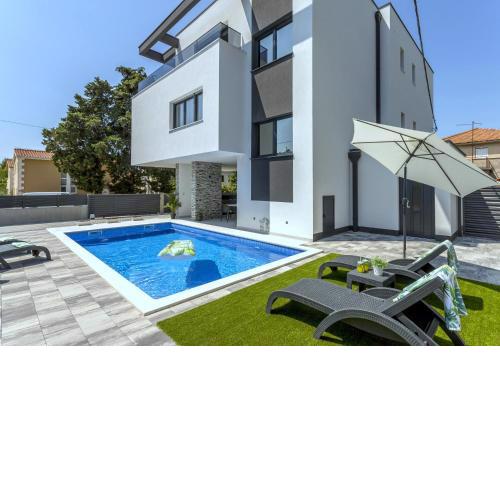 VILLA EMA KASTELA with private heated pool