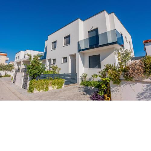 Villa Essenza Mare in Vodice only 650 meters from the beach