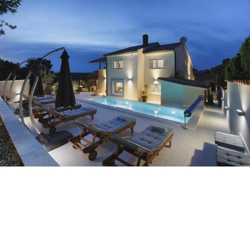 Villa Forest Bay near Pula for 8 people - only 300 meters from the beach
