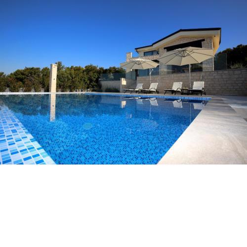 Villa Infinity