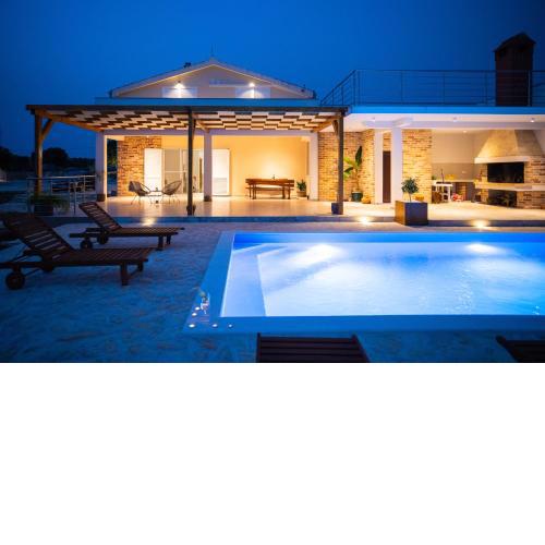 Villa Iva with heated pool