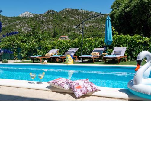 Villa Ivona with jacuzzi and sauna