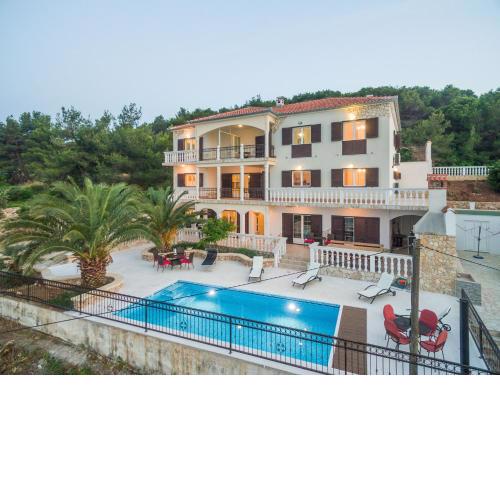 Villa Iž