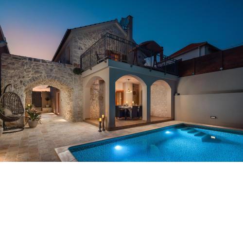Villa Kameni dvori