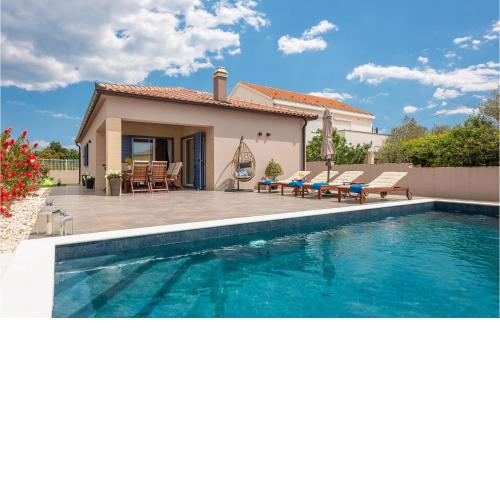 Villa Karla Nin