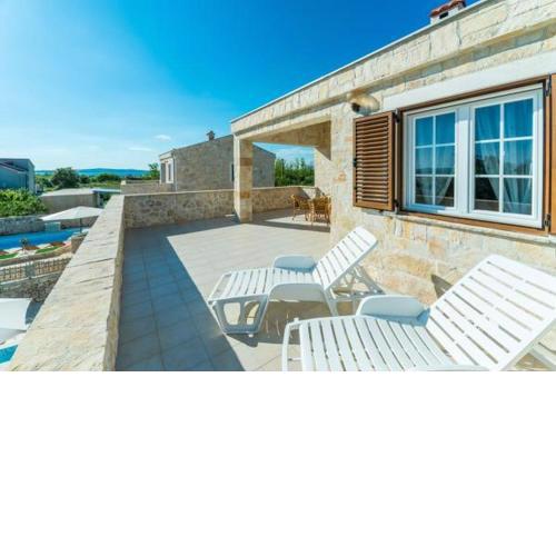 Villa Kirsten with heated pool, jacuzzi and sauna - by TA Leut Agency
