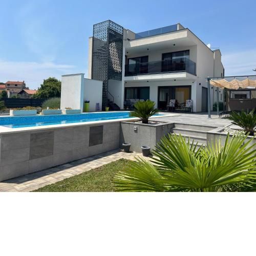 Villa Korina , Pomer