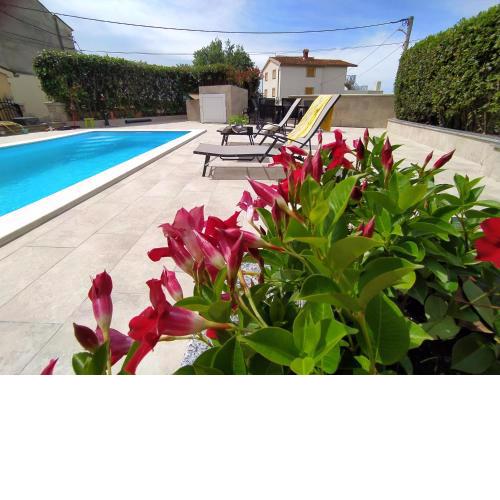 Villa Krasa sea view apartmants with pool