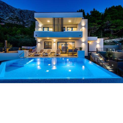 Villa Leona a luxury villa near Makarska, heated pool