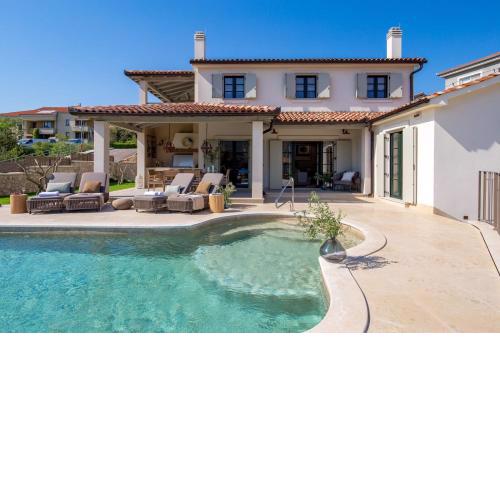 Villa Leucolea with pool