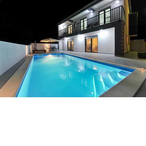 Villa Lily