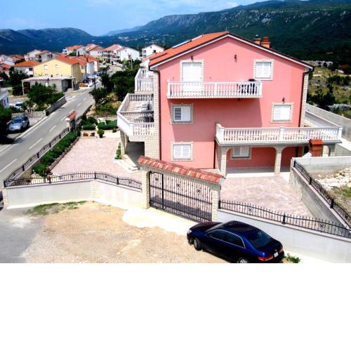 Villa Lily