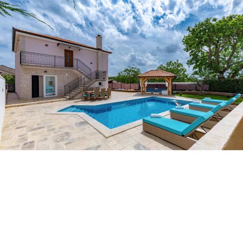 Villa Loki Luxury in Tradition