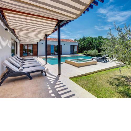 Villa Luna Bianca by Interhome