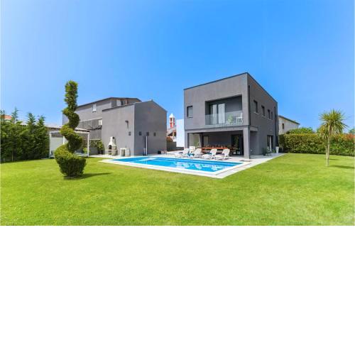 Villa Lux