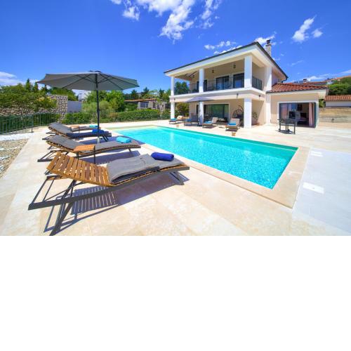 Villa MAGNIFICA with pool