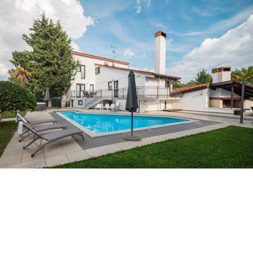 Villa Marty with Private Pool and Jacuzzi