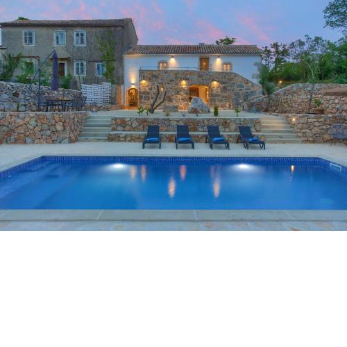Villa MAY