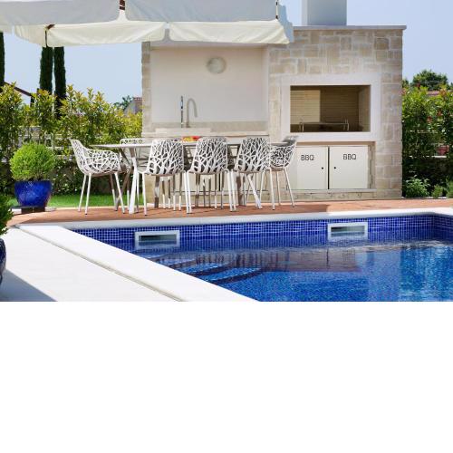 Villa Melita by HMZ Villas