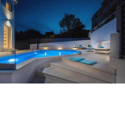 Villa Miholina - with heated swimming pool