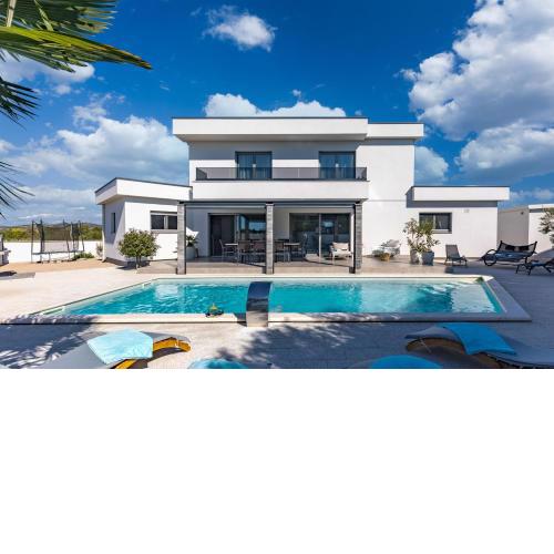 VILLA MIRAKUL