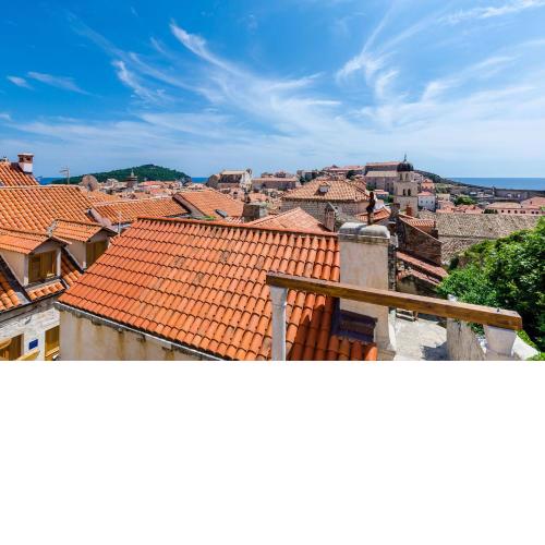 VILLA MONTE SANTO by DuHomes