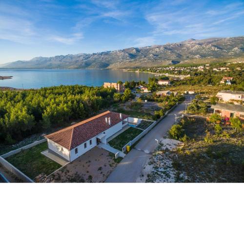 Villa More