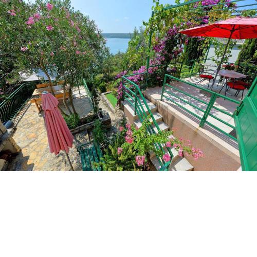 Villa MT