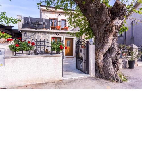 Villa Mulberry