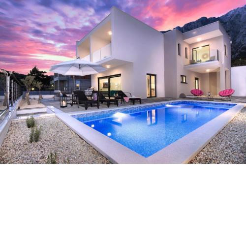 Villa Navis HEATED POOL