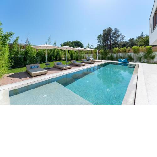Villa near beach wih 12 meters long pool