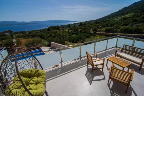 Villa Nikola - big terrace apartments