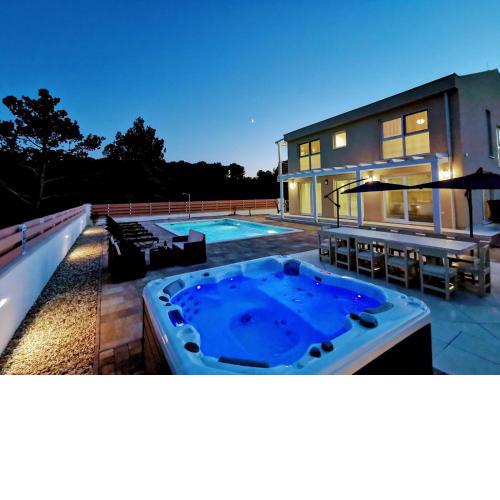 Villa OLIVIA - new and modern house with pool, souna, jacuzzi & playground, Ližnjan - Istra