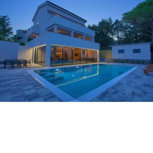 Villa PHOENIX