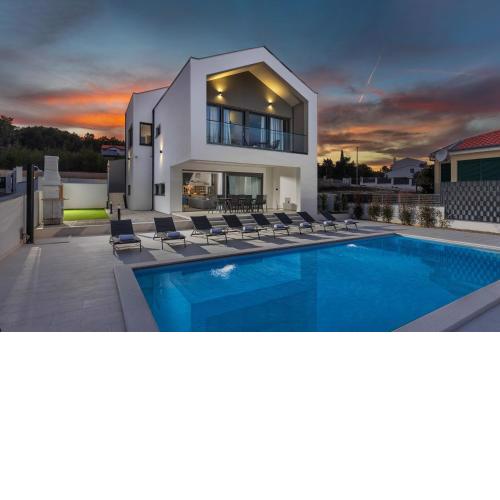 Villa Pine